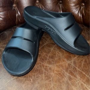 Oofos Ooaah Black Slide Sandals